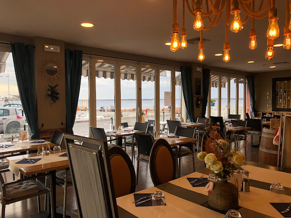 photo de À la Voile Blanche - Restaurant Bouzigues Etang de Thau à Bouzigues