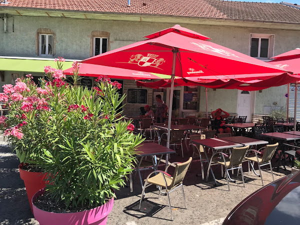 photo de Bar Restaurant De L'eglise à Pont-de-Chéruy