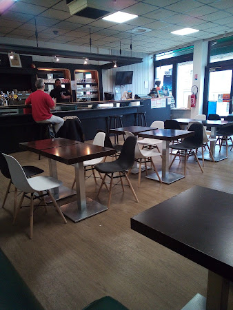 photo de Café de Paris-Chez Romain à Vendeuvre-sur-Barse