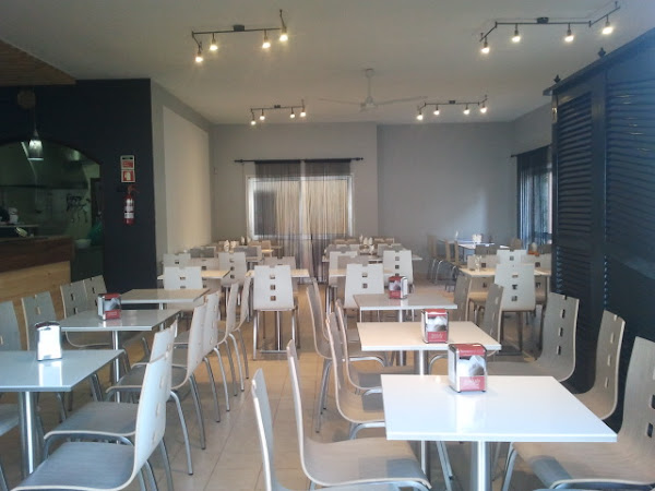 photo de Café Restaurante Madeira à Vila Nova de Gaia