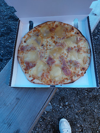 photo de Distributeur de pizza La Casa de Peppone à Rochefort-Montagne