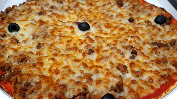 photo de Distributeur pizza 24/24 7/7 Le Vésuve 35 à Hirel