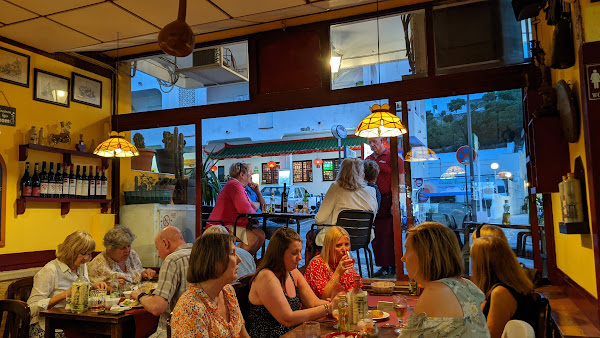 photo de Happy's Restaurant à Carvoeiro
