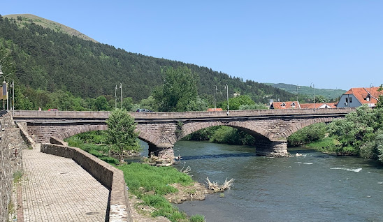 Raška 3 restaurants