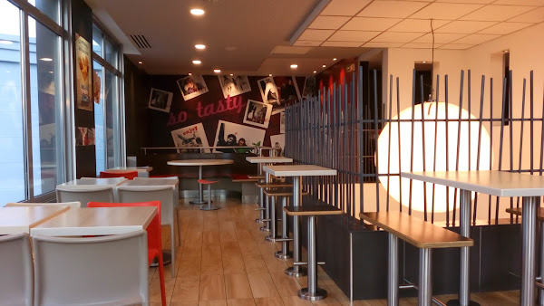 photo de KFC Compiègne à Jaux