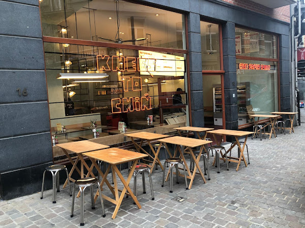 photo de Knees to chin à Ixelles