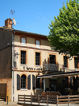 photo de L'Aérogare à Saint-Sulpice-la-Pointe