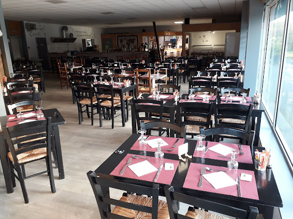 photo de L'Étape. Bar restaurant à Plounévez-Moëdec