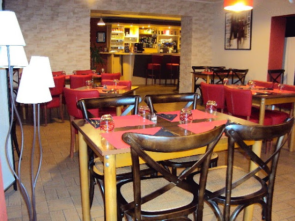 photo de LA YOLE ROUGE à Challans