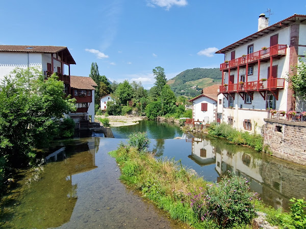 photo de Le Navarre à Saint-Jean-Pied-de-Port
