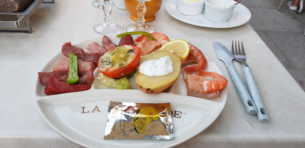 photo de Les Arcades restaurants à Bagnols-sur-Cèze