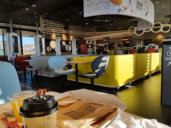 photo de McDonald's à Saint-Cannat