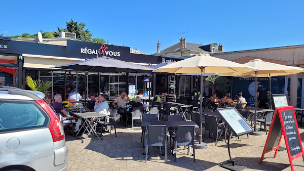photo de Régal &Vous restaurant pizzeria . Fermé le lundi, mercredi soir , cependant la partie emporté reste ouverte. à Rethel