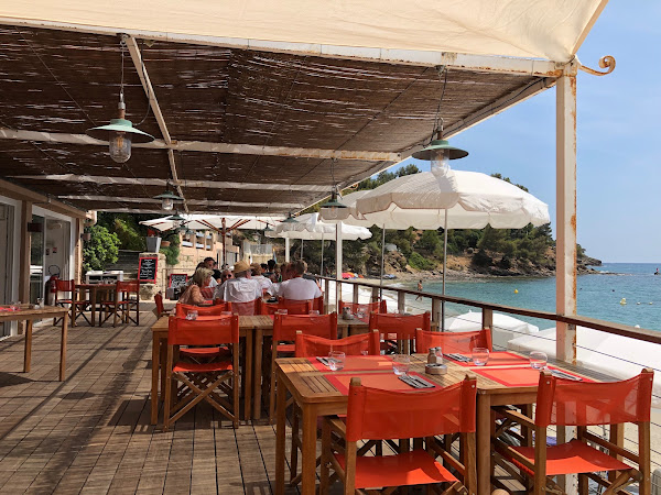 photo de Restaurant L'Escale - Restaurant de Plage à Rayol-Canadel-sur-Mer