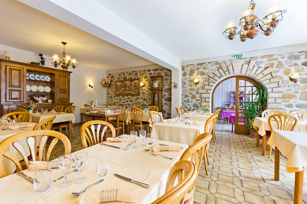 photo de Restaurant Le Grillon à Chambon-sur-Lac