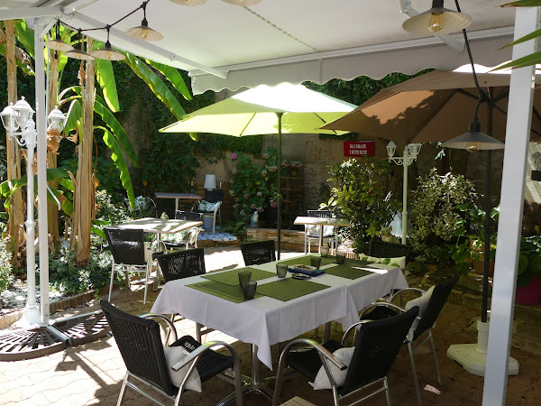 photo de RESTAURANT - TERRASSE - HÔTEL LE 9 en CUISINE à Rabastens