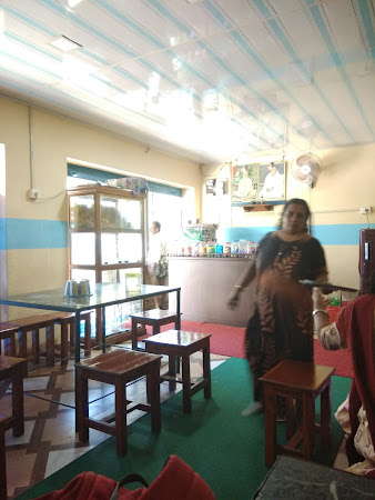 photo de Sumesh Hotel à Vallikavu